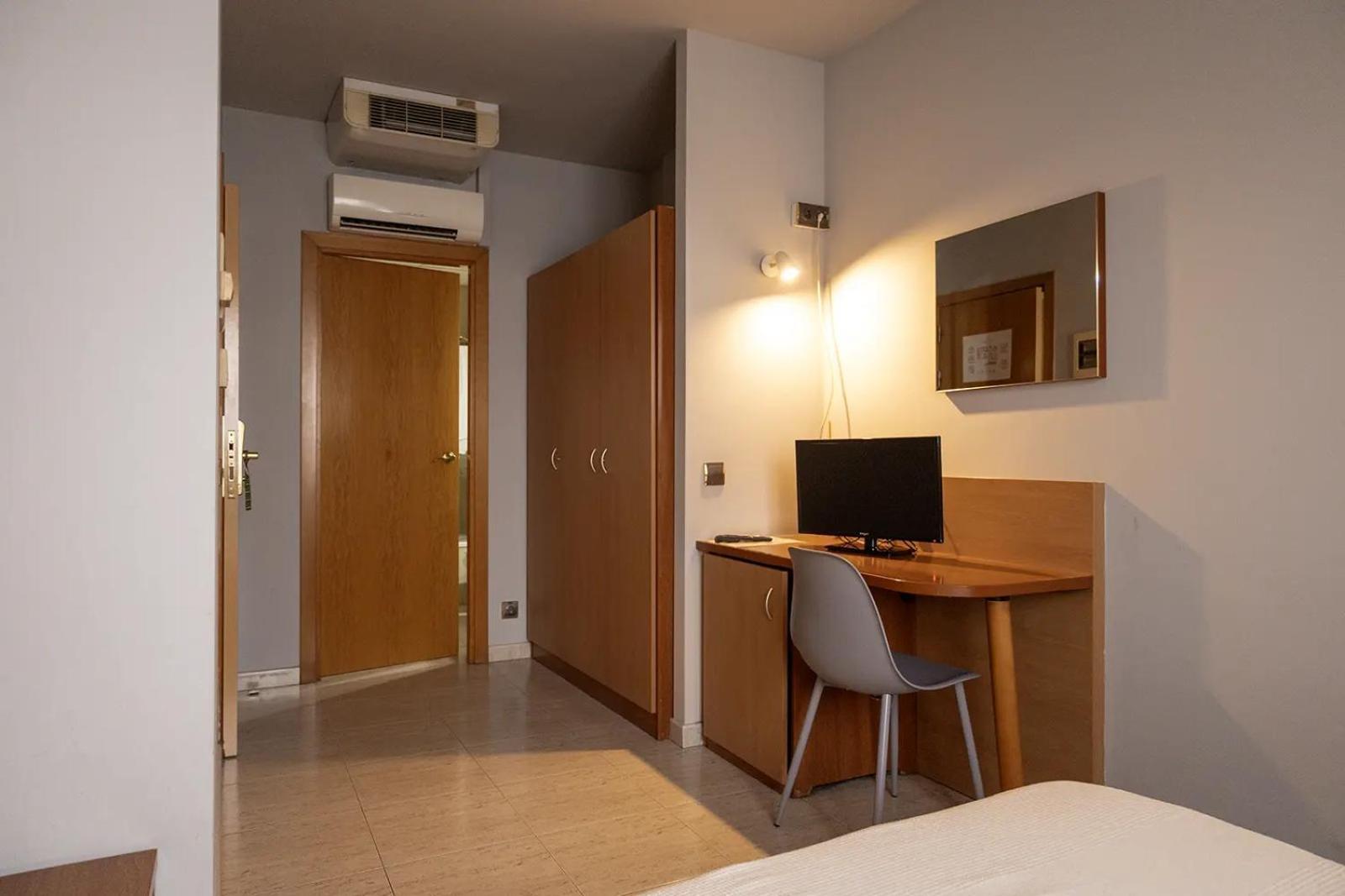 Hotel Sant Celoni Exterior photo